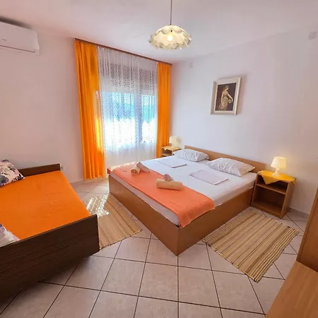 Apartment Dobrila Nv With Terrace And Sea View