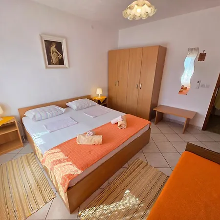 Dobrila Nv With Terrace And Sea View Apartment *