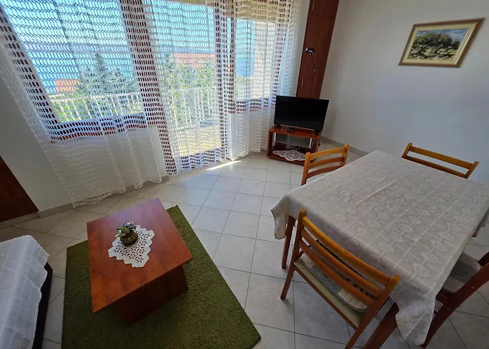 Dobrila Nv With Terrace And Sea View Apartament