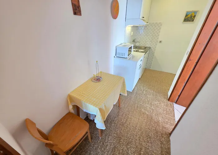 Dobrila Nv With Terrace And Sea View Apartament