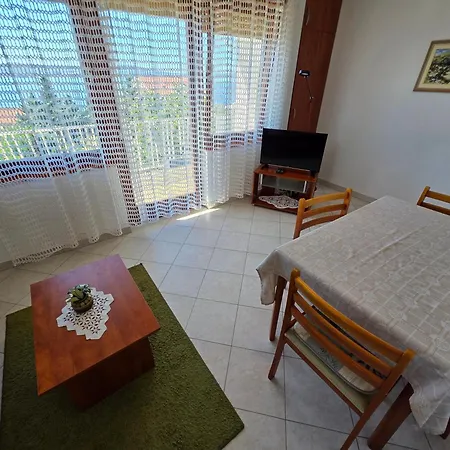 Dobrila Nv With Terrace And Sea View Apartament