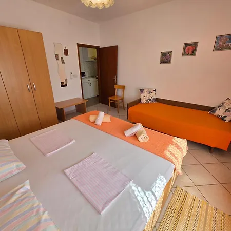 Dobrila Nv With Terrace And Sea View *